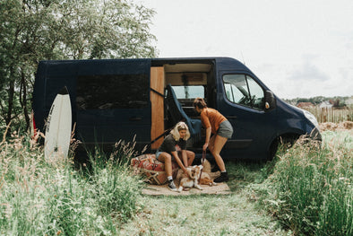Cali Girls - Roadtrip Stories by our Main Bus Lady Jasmien