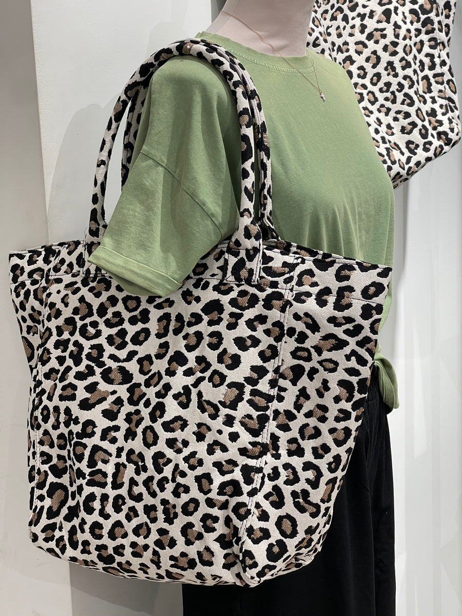 Brandy melville aesthetician leopard bag