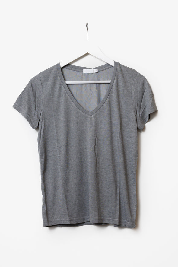 Merine V-Neck T-Shirt Grey