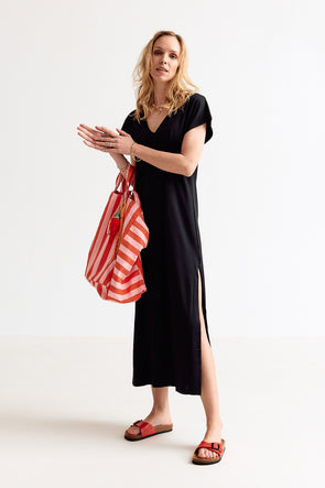 Winnie V-Neck T-Shirtdress Black