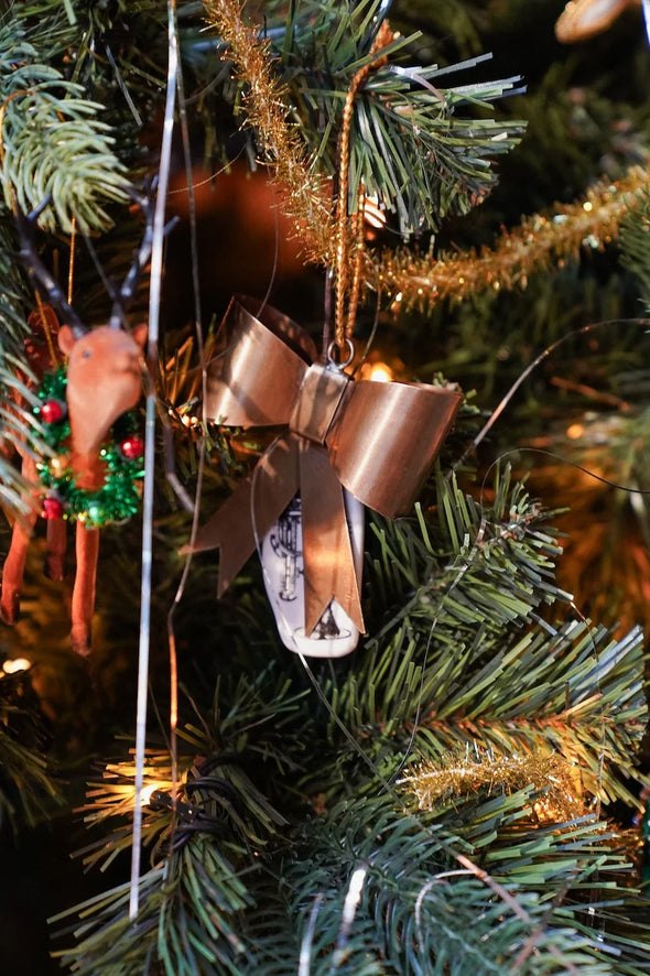 Small Radiant Ribbon Ornament