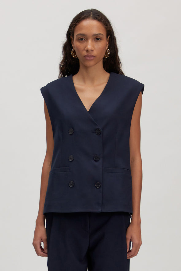 Dawn Veste Night Sky