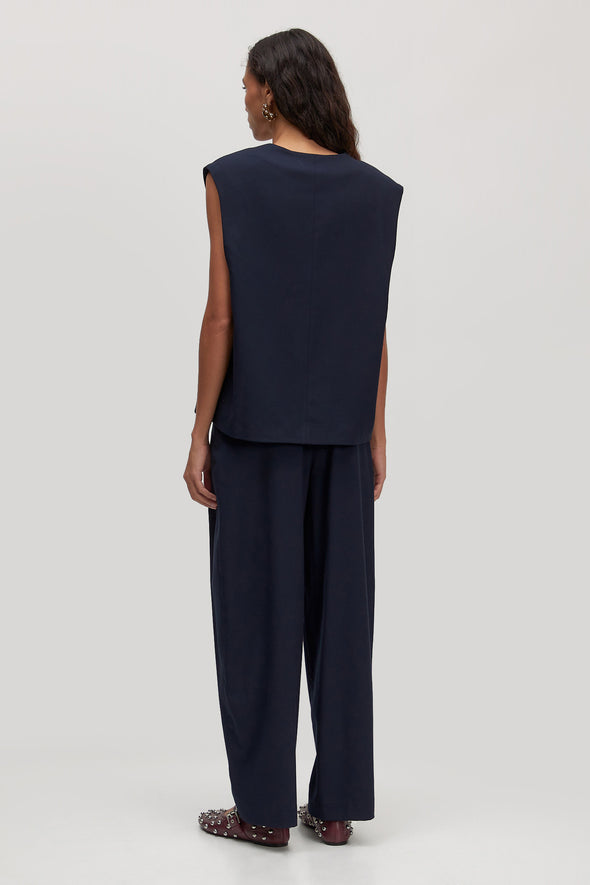 Dawn Veste Night Sky