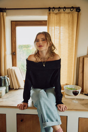 Sawa Offshoulder Sweater Black