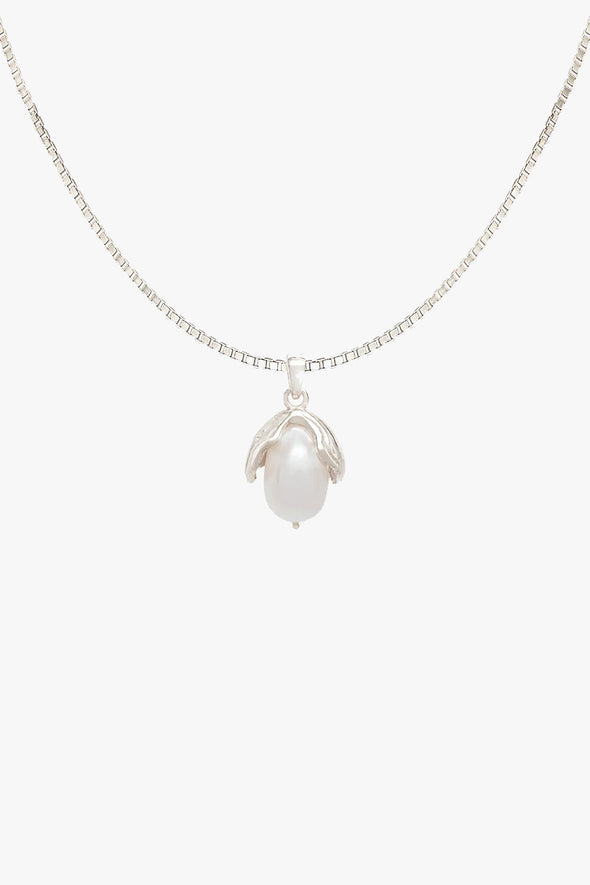 Pearl leaf necklace silver